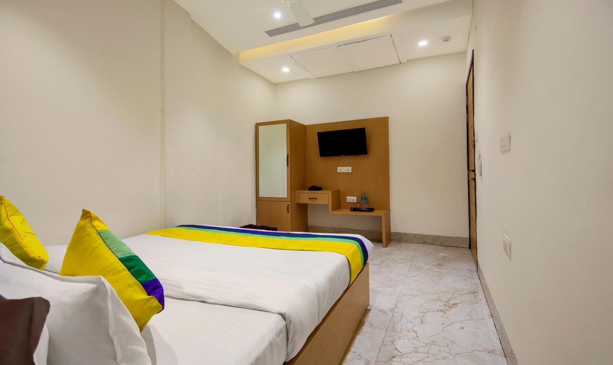 Itsy Hotels Sehdev Residency, Near Golden Temple Амритсар Екстериор снимка