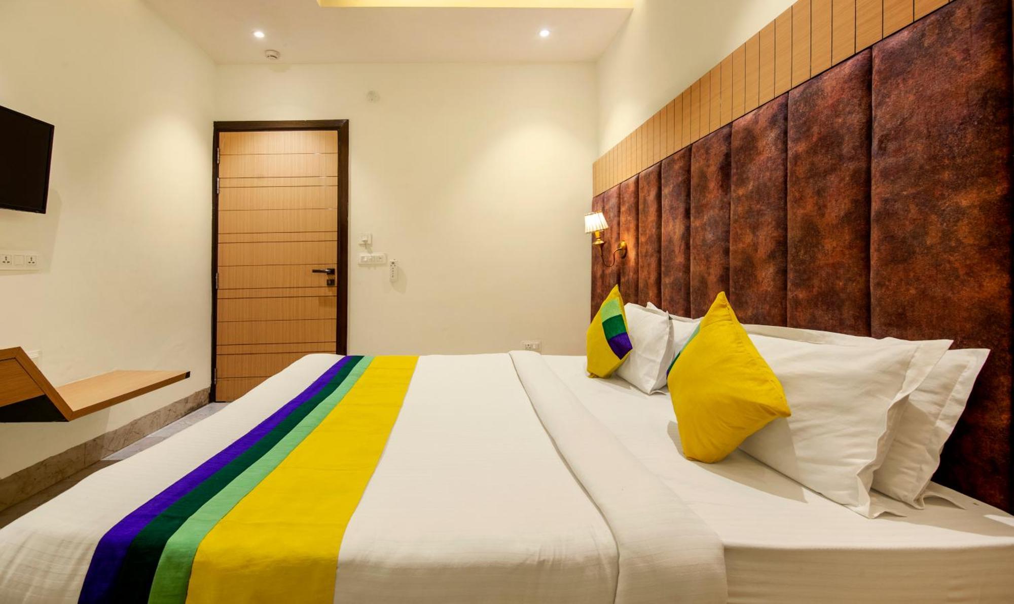 Itsy Hotels Sehdev Residency, Near Golden Temple Амритсар Екстериор снимка