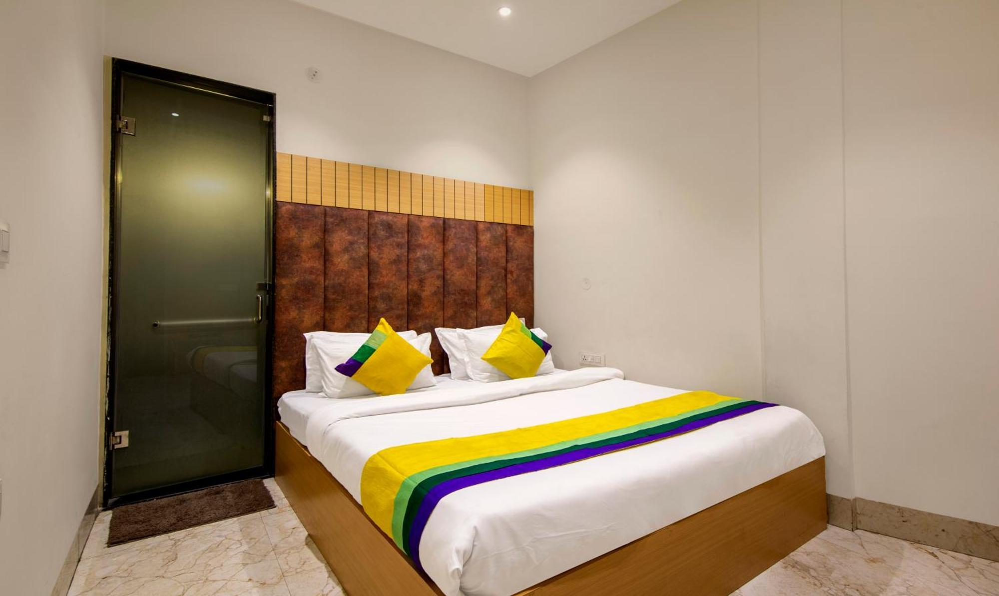 Itsy Hotels Sehdev Residency, Near Golden Temple Амритсар Екстериор снимка