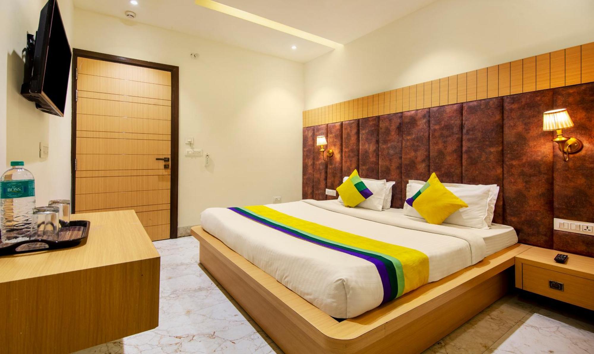 Itsy Hotels Sehdev Residency, Near Golden Temple Амритсар Екстериор снимка