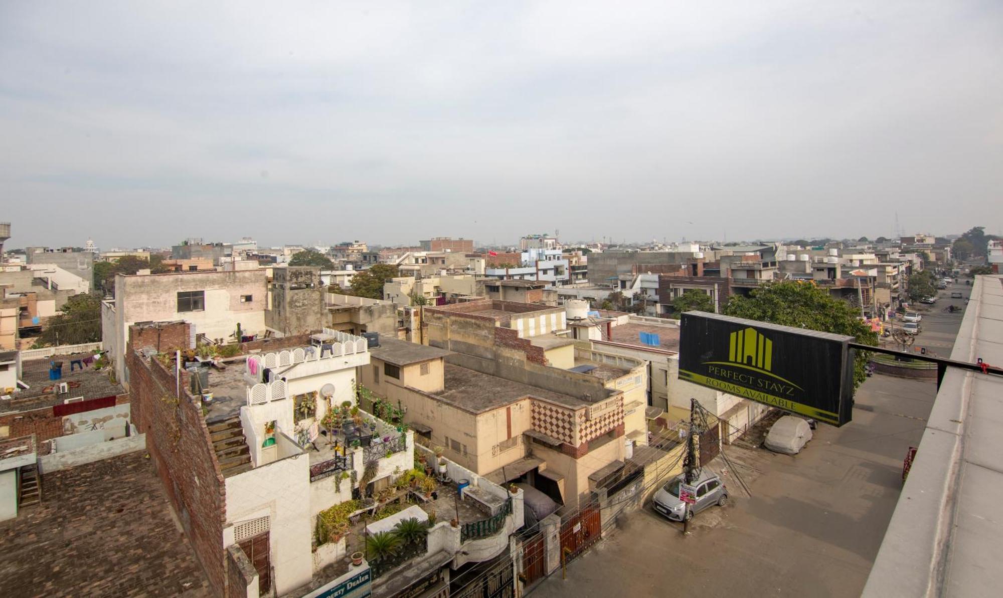 Itsy Hotels Sehdev Residency, Near Golden Temple Амритсар Екстериор снимка